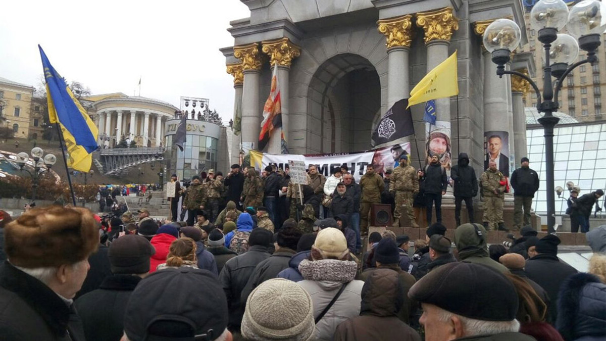 На Майдані демонтують намети - фото 1