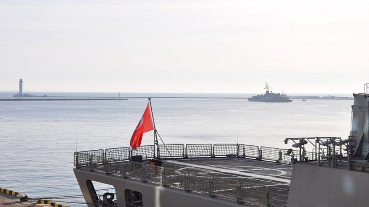 В Одесу прибули 2 турецькі військові кораблі - фото 1
