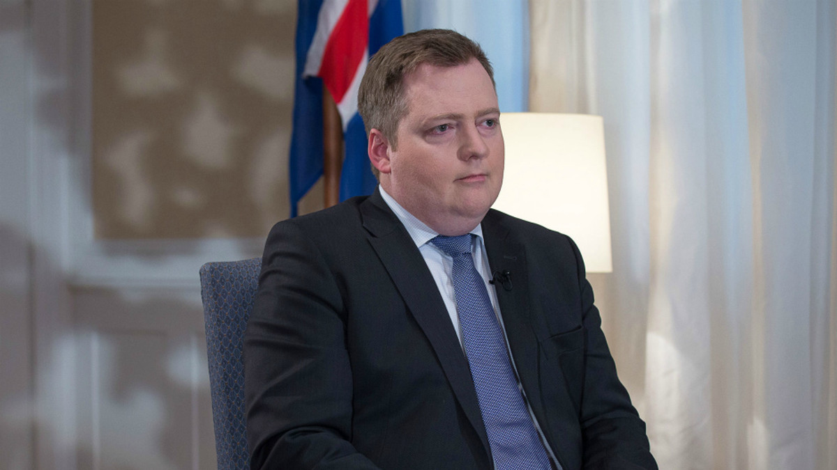Прем’єр Ісландії пішов у відставку через офшорний скандал - фото 1