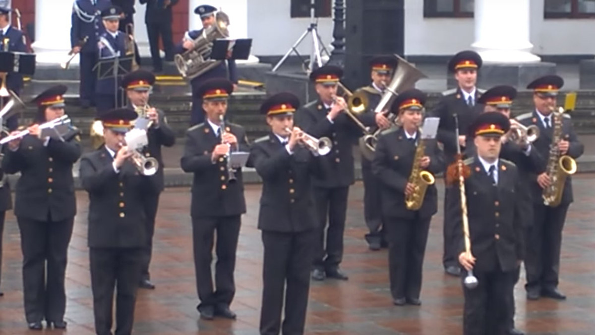 Оркестр Нацгвардії виконав хіт російського гурту «Ленінград» - фото 1