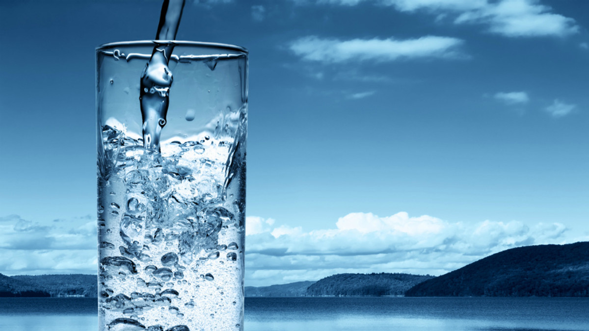 Учені спростували міф про 8 склянок води в день - фото 1