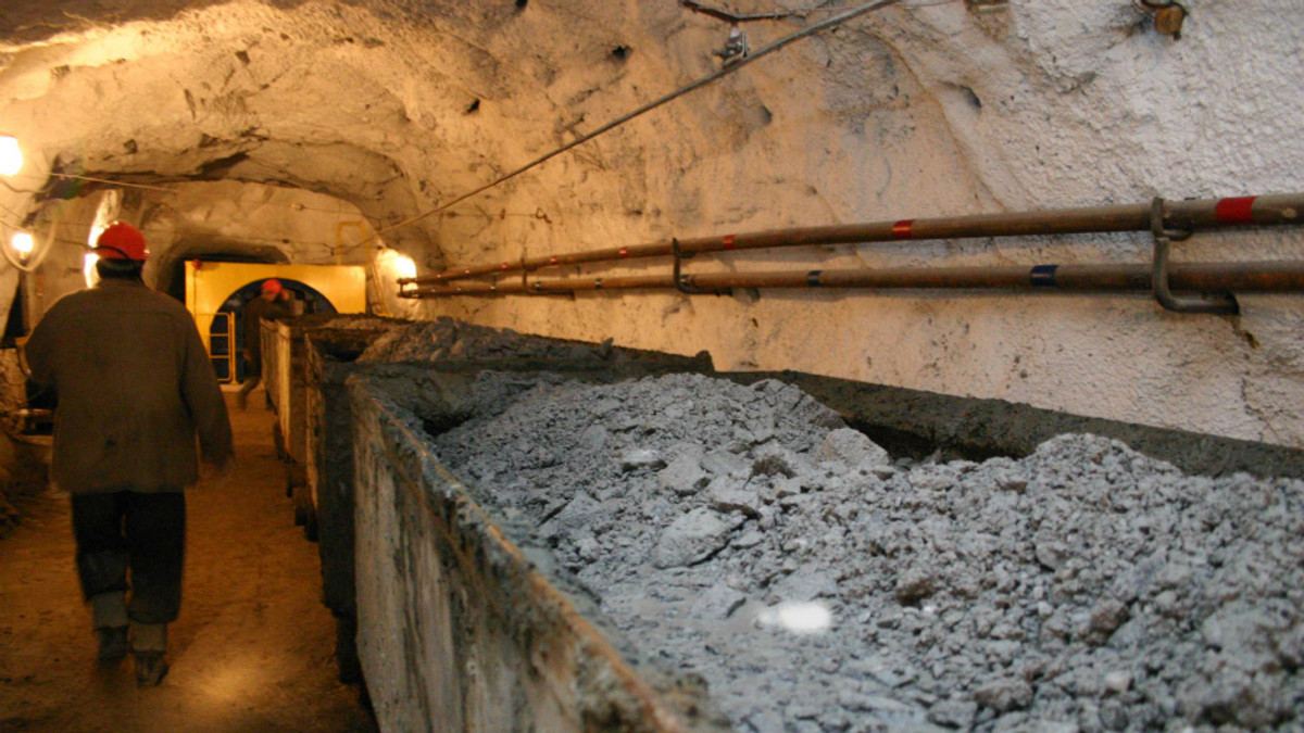 Дві шахти на Донеччині зазнали обвалу: є жертви - фото 1