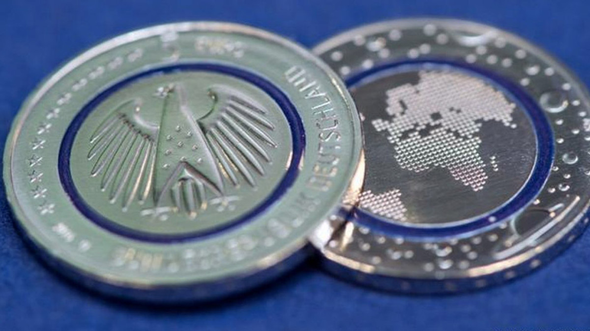 Німеччина вперше випустила монети у 5 євро - фото 1