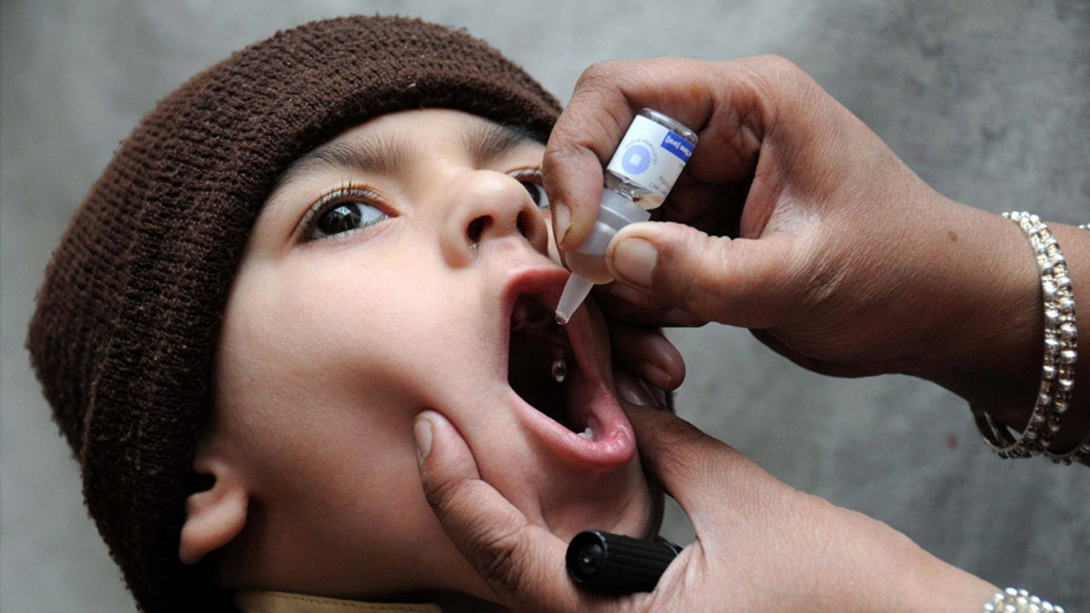 Україна переходить на нову вакцину від поліомієліту - фото 1