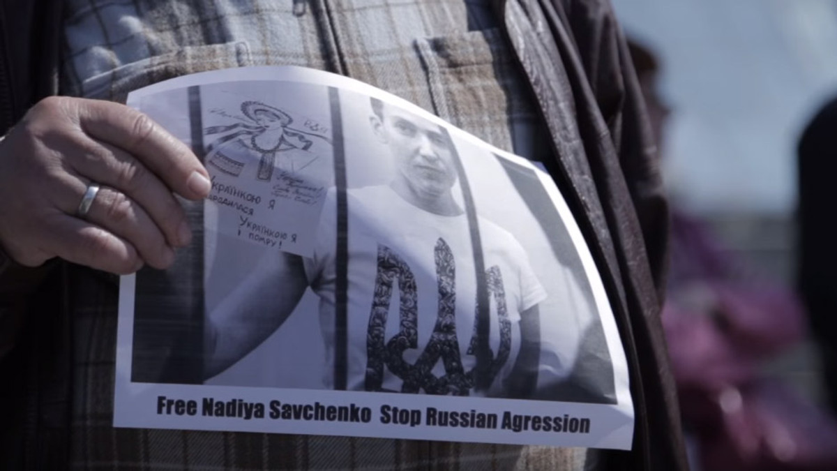 На Майдані вимагають звільнити Надію Савченко - фото 1
