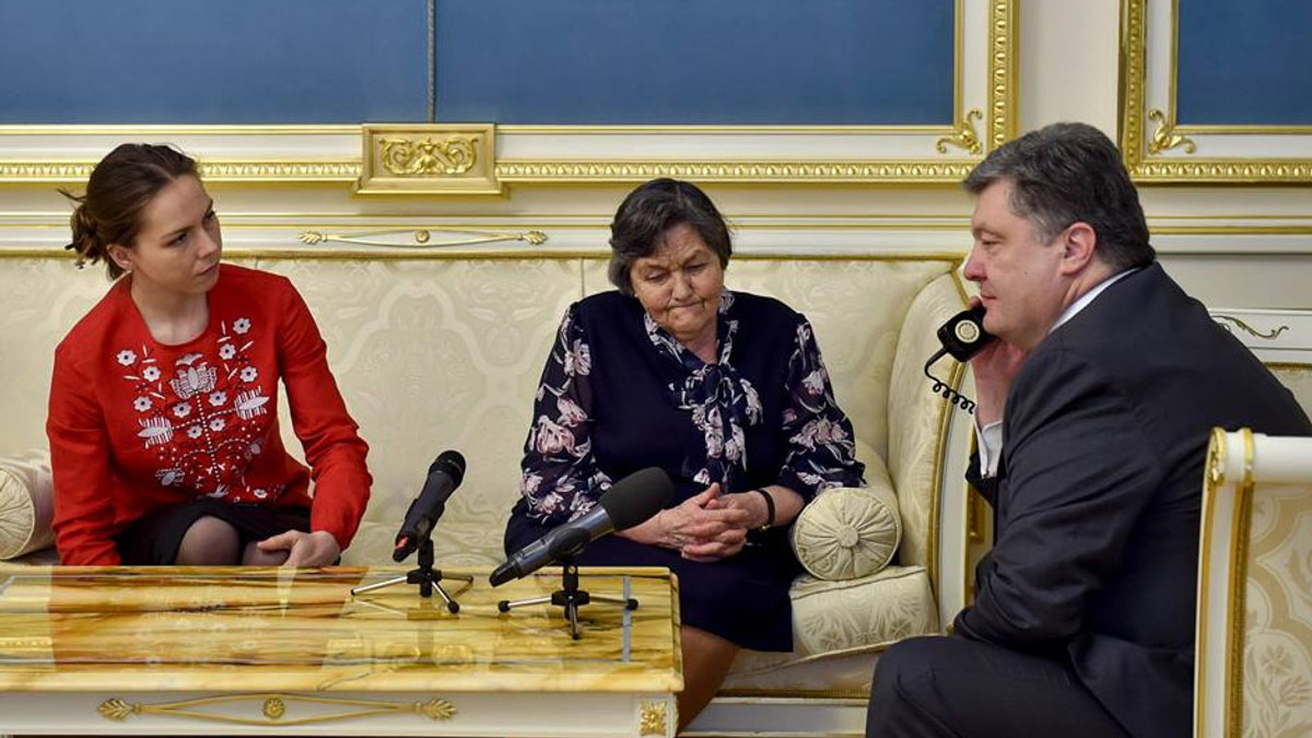 Порошенко вмовив Савченко припинити голодування - фото 1