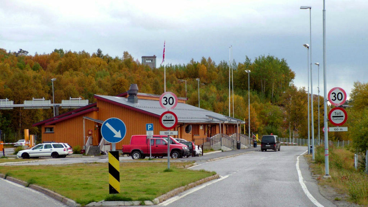 Норвегія побудує стіну на кордоні з РФ - фото 1