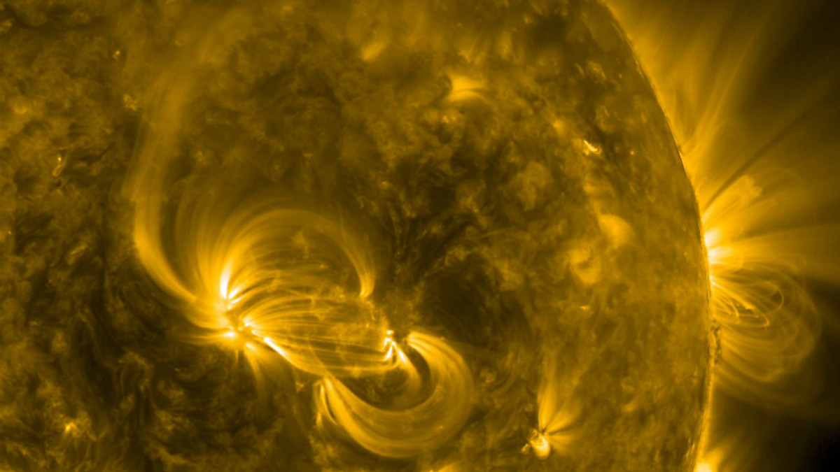 NASA показало, як утворюються магнітні «арки» на Сонці - фото 1