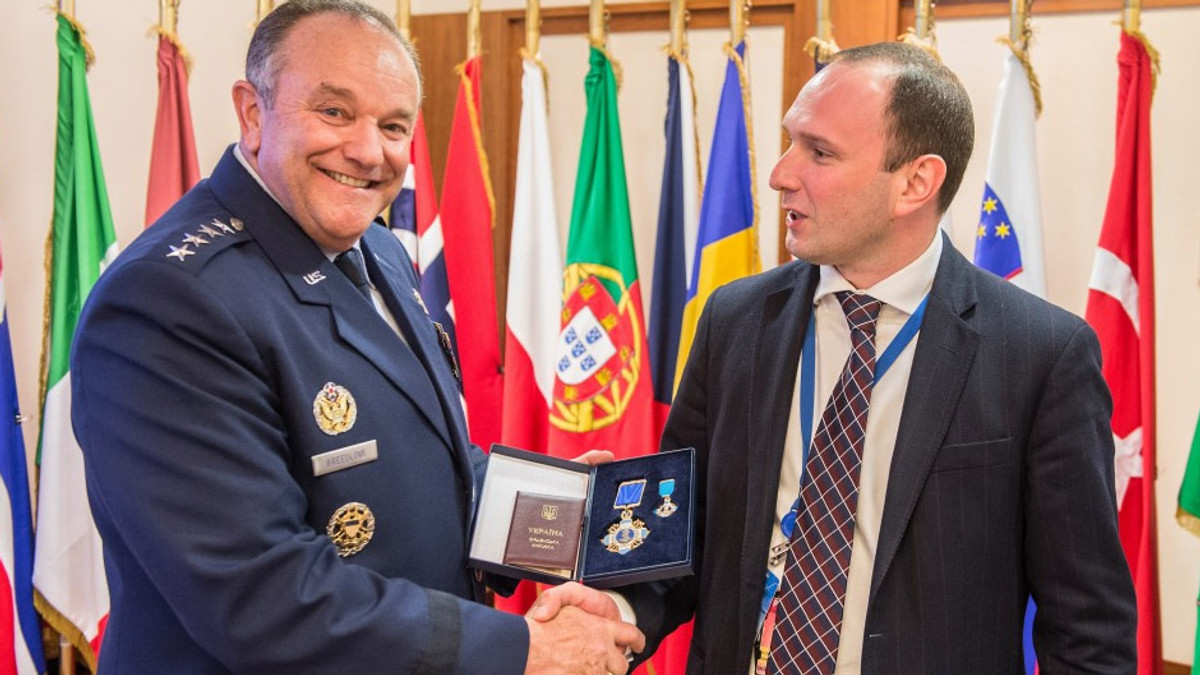 Екс-командувач НАТО отримав орден Ярослава Мудрого - фото 1