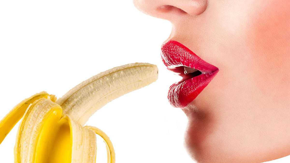 Китайським стрімерам заборонили їсти банани - фото 1