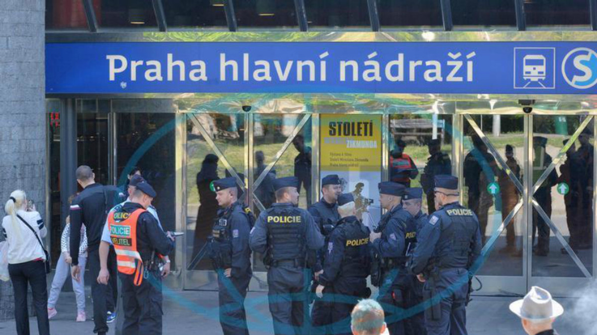 У Чехії проходить евакуація вокзалів та зупинено рух поїздів - фото 1