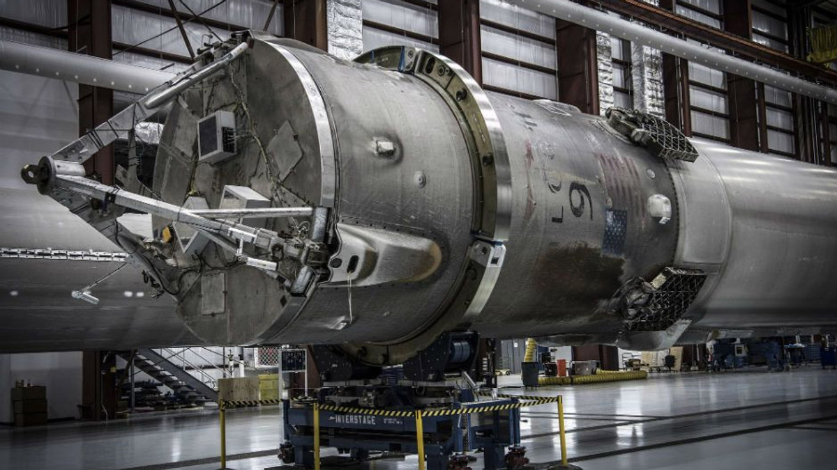 SpaceX показала, як зберігають ракети після приземлення - фото 1