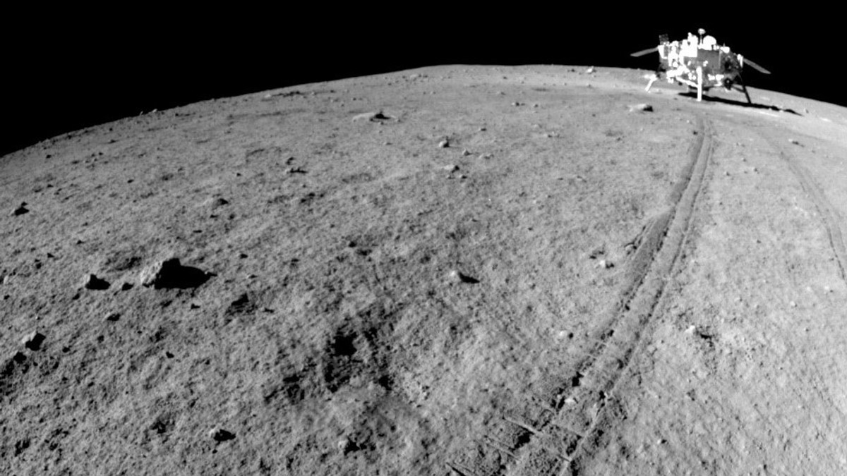 Вчені виявили на Місяці нові кратери - фото 1