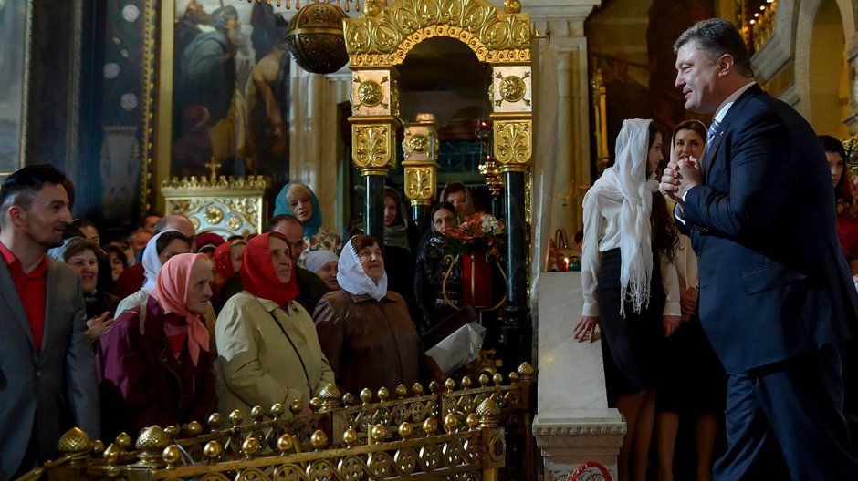 Іронія дня. Богоугодний Порошенко і моркв’яна республіка - фото 1