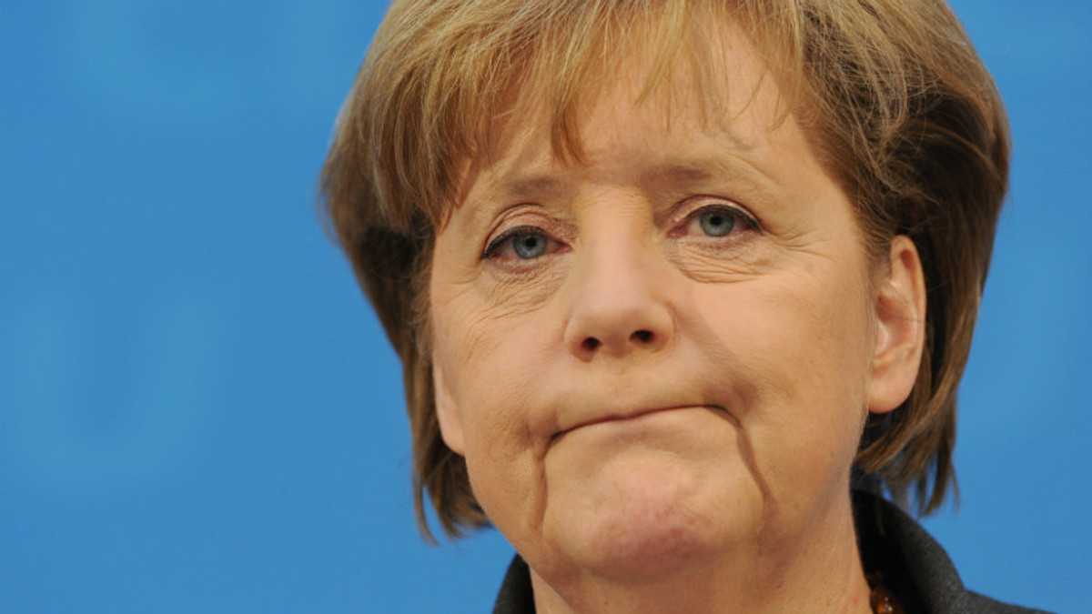 Меркель заборонили літати на VIP-вертольотах - фото 1