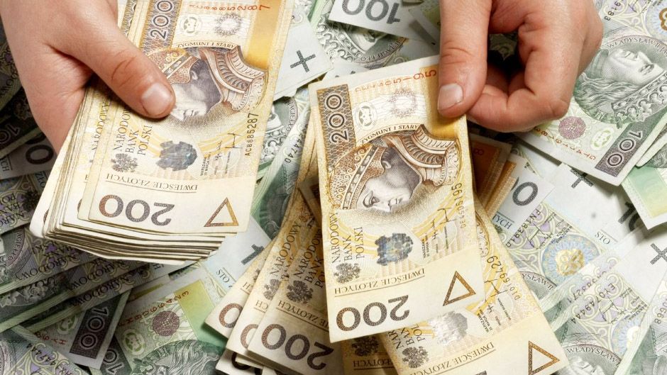Польща зрівняє зарплати українських заробітчан і поляків - фото 1