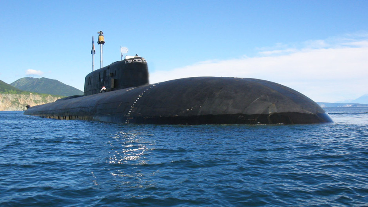 Британський есмінець перехопив підводний човен РФ - фото 1