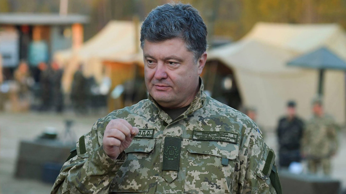Порошенко назвав кількість терактів, які планували в Україні - фото 1