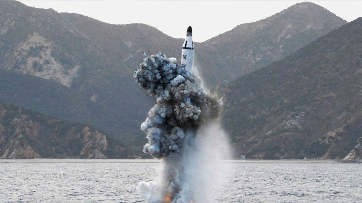 КНДР невдало запустила 2 балістичні ракети - фото 1