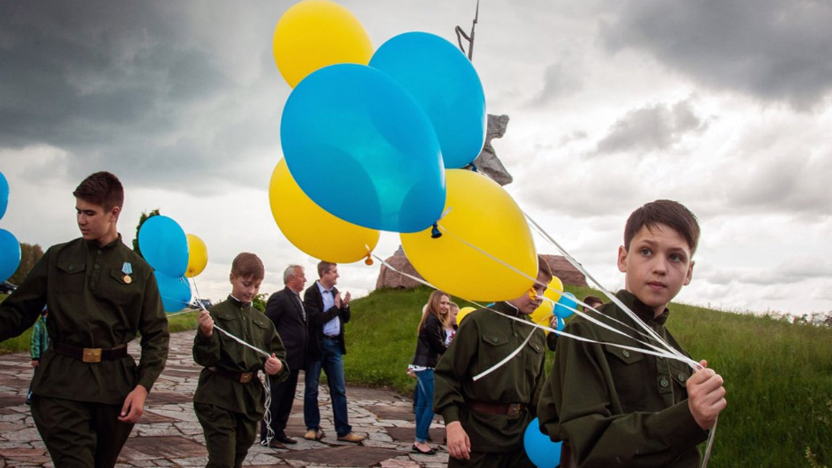 Україна відзначає День скорботи і пам'яті жертв війни - фото 1