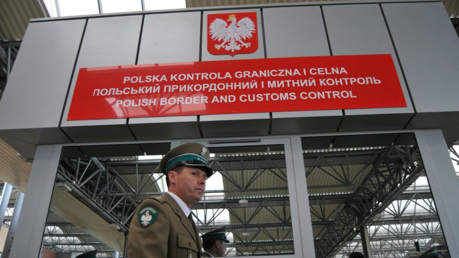З'ясували, чому Польща призупинила прикордонний рух для українців - фото 1
