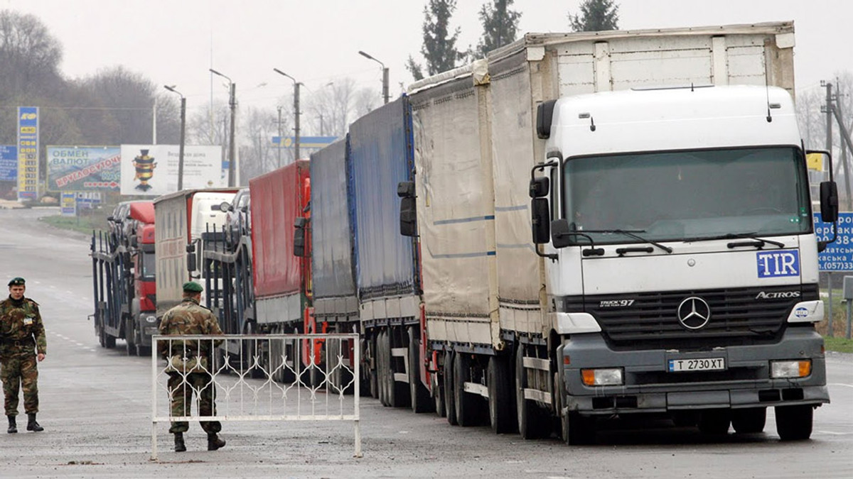 Україна вводить дзеркальні транзитні санкції щодо Росії - фото 1