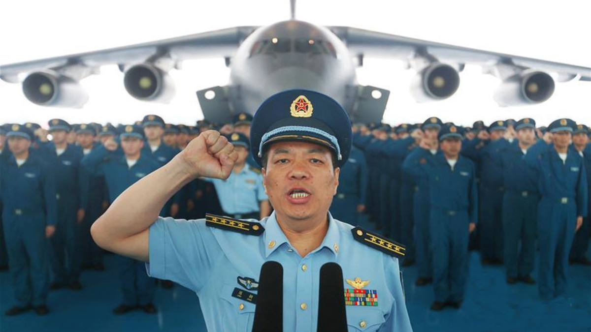 Армія Китаю отримала найбільший в світі військовий літак - фото 1