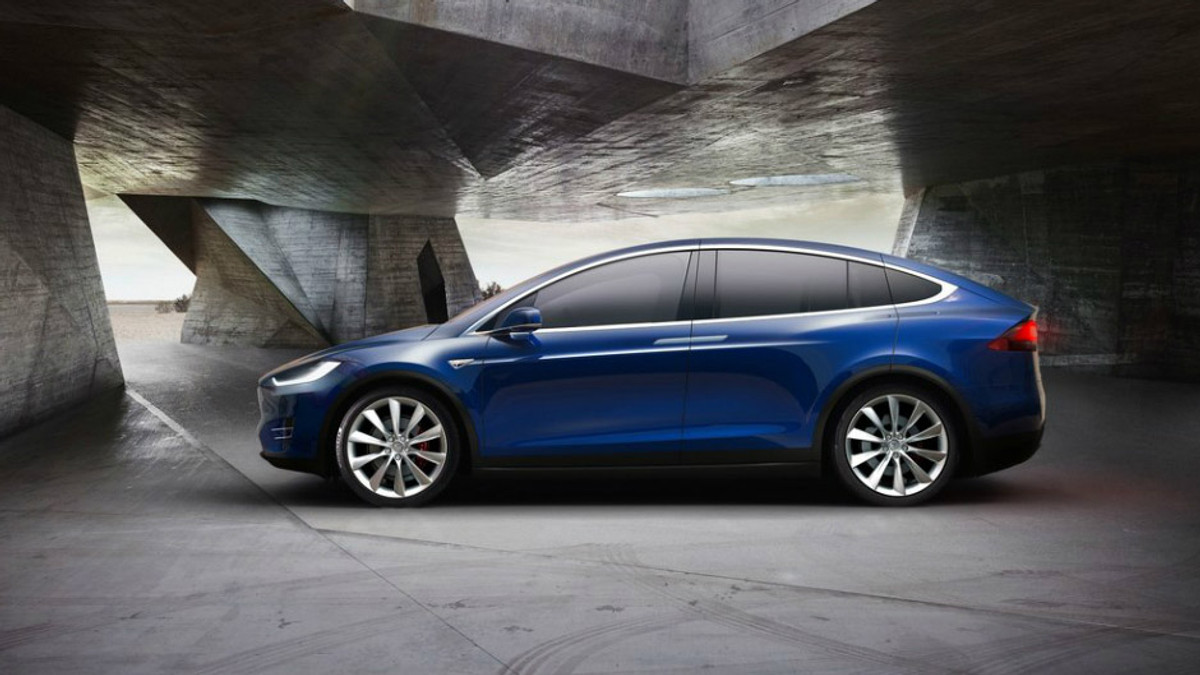 Tesla випустила бюджетну версію Model X - фото 1