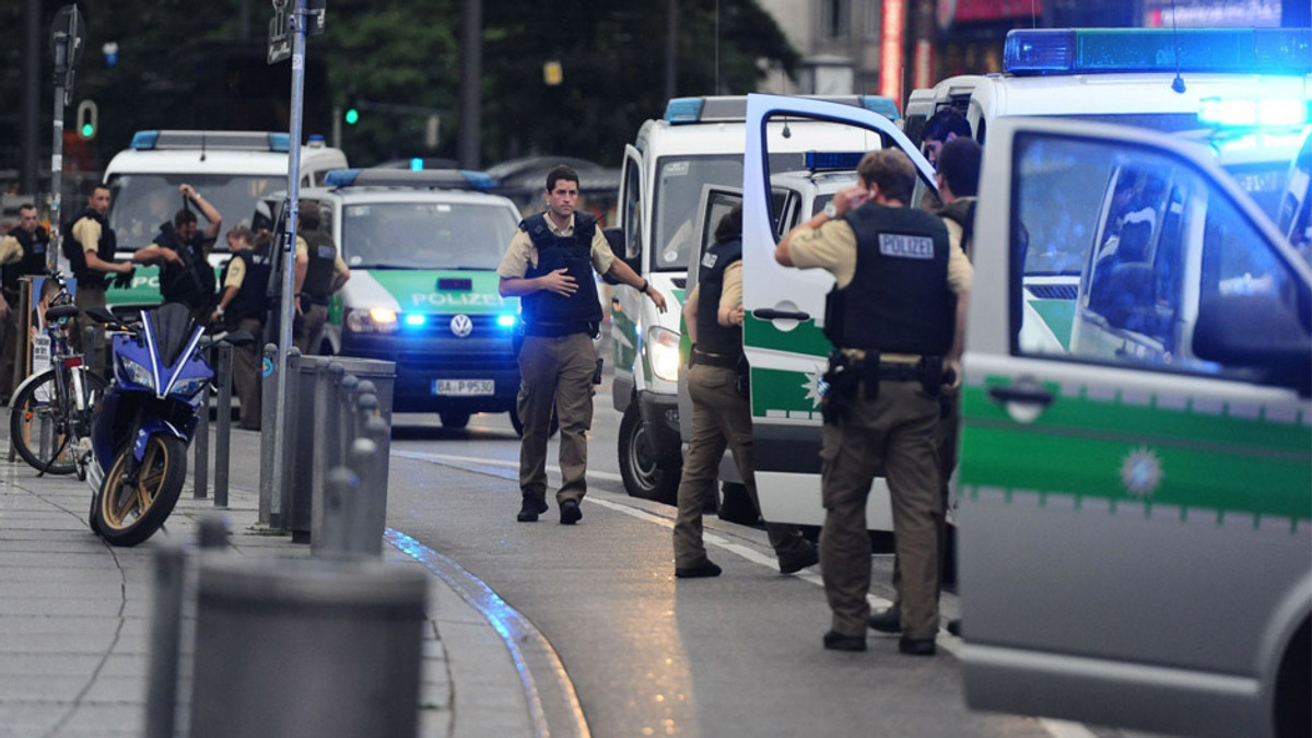 Встановлено особу нападника в торговому центрі Мюнхена - фото 1