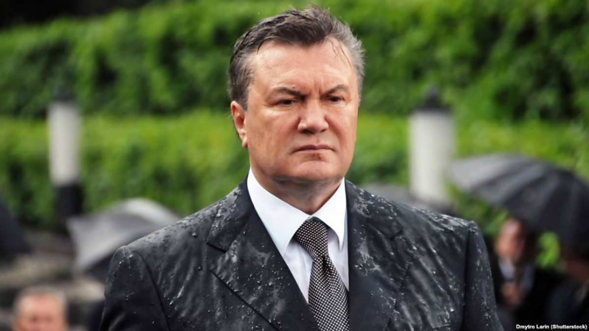 Суд взяв під арешт 27 авто Януковича - фото 1