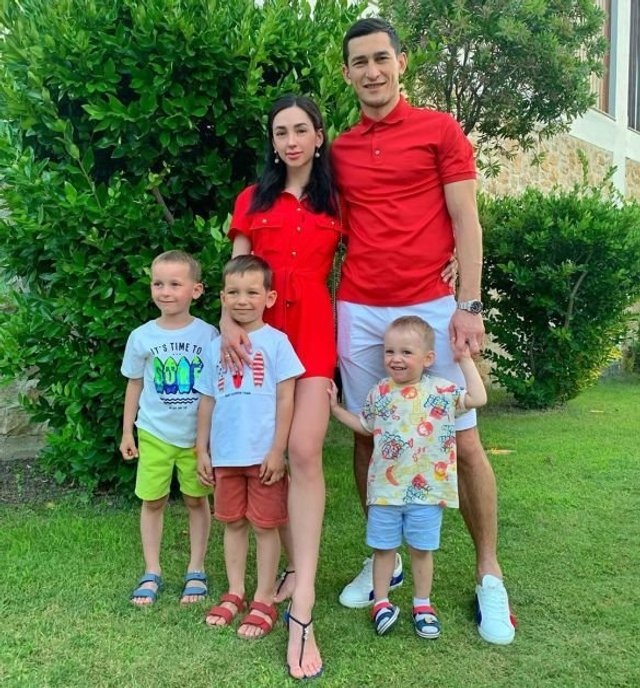 Де та з ким відпочивають зіркові українські футболісти: фото - 337213 Де та з ким відпочивають зіркові українські футболісти: фото - фото 337213