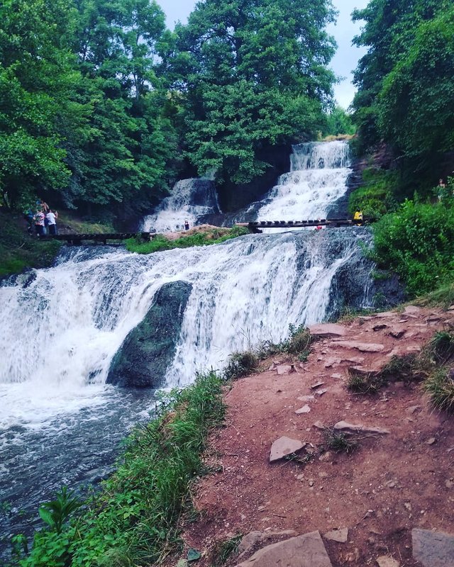 ТОП-10 водоспадів в Україні, які варто побачити на власні очі - фото 340927