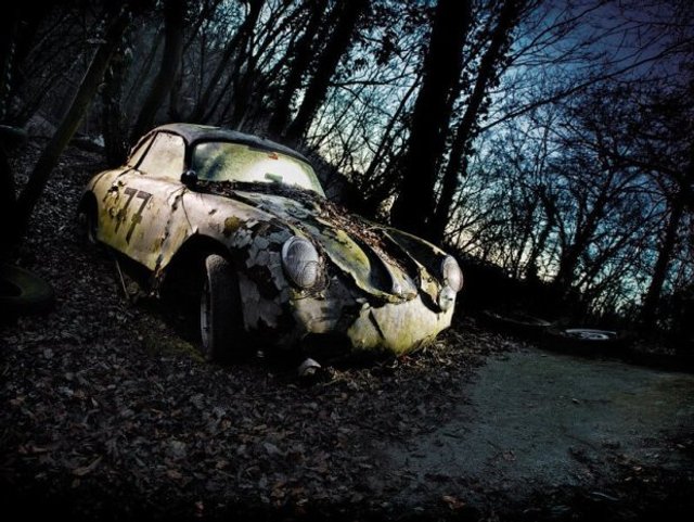 У мережі показали містичні кладовища унікальних автомобілів - 348949 У мережі показали містичні кладовища унікальних автомобілів - фото 348949