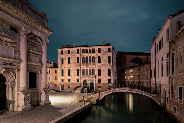 Нічна Венеція у яскравих знімках: дух перехоплює - фото 361533