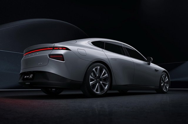 Утричі дешевше: китайці випустили свою версію Tesla Model S - фото 377292