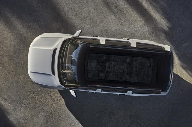 Jeep показав нові фотографії потужного Grand Wagoneer - 422693 Jeep показав нові фотографії потужного Grand Wagoneer - фото 422693