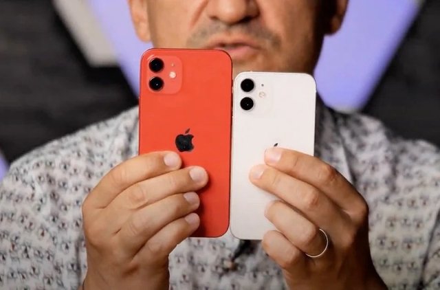 Румунський блогер зробив огляд на iPhone 12 mini: відео довелося видалити - 432860 Румунський блогер зробив огляд на iPhone 12 mini: відео довелося видалити - фото 432860