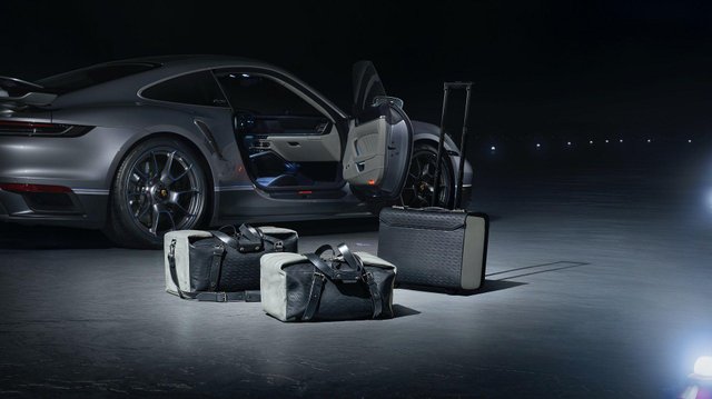 Купи літак – отримай у подарунок Porsche 911 Turbo S - 433963 Купи літак – отримай у подарунок Porsche 911 Turbo S - фото 433963