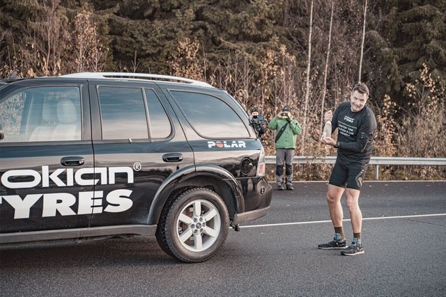 Встановлено новий рекорд Гіннесса зі штовхання авто: круте відео - 434822 Встановлено новий рекорд Гіннесса зі штовхання авто: круте відео - фото 434822