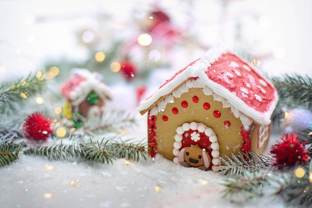 Новорічні лайфхаки: як швидко і бюджетно прикрасити домівку взимку - фото 437330