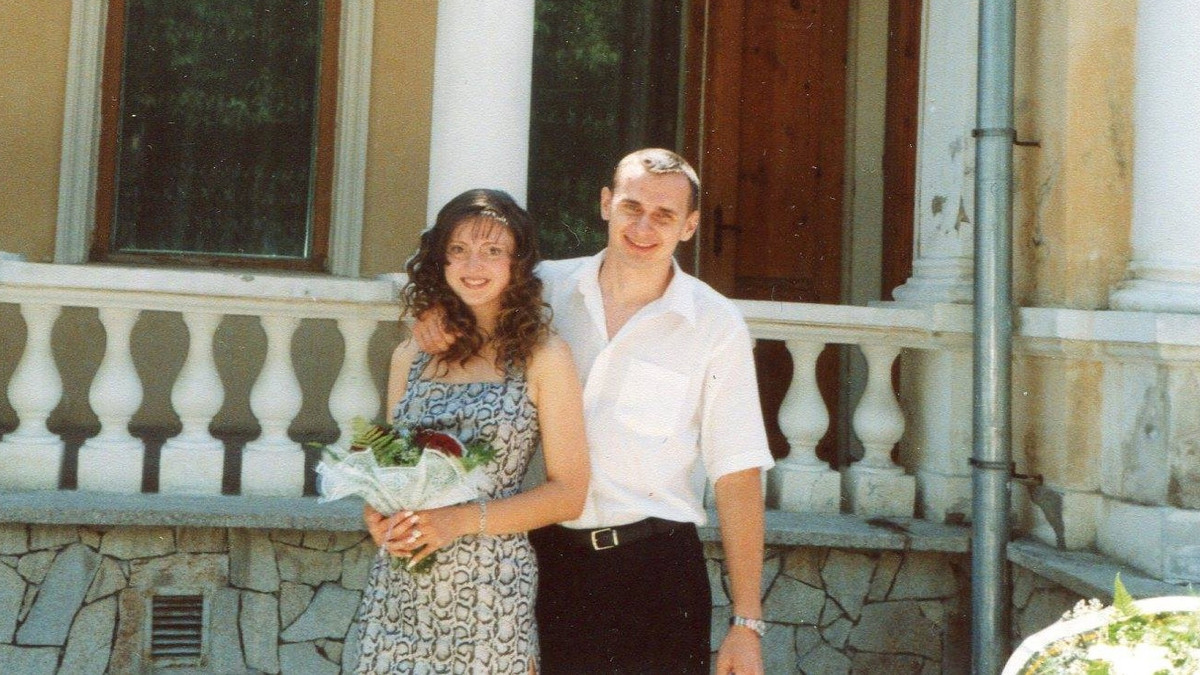 Олег Сенцов з дружиною Аллою - фото 1