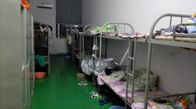 Мережу жахнули фото гуртожитків робітників Apple