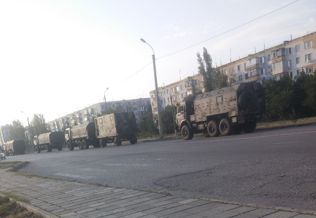Росія звозить до Криму колони техніки - фото 1
