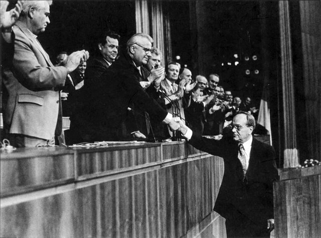 Президент УНР складає повноваження - фото 100140