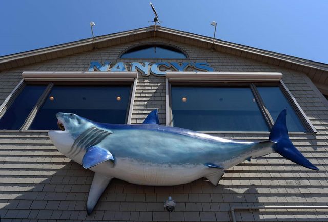 Донька Обами підробляє в рибному ресторані
 - фото 97893