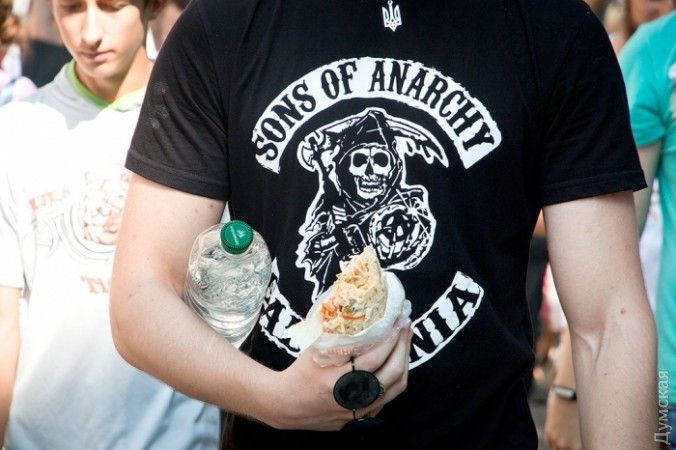 Одесити провели акцію на підтримку шаурми