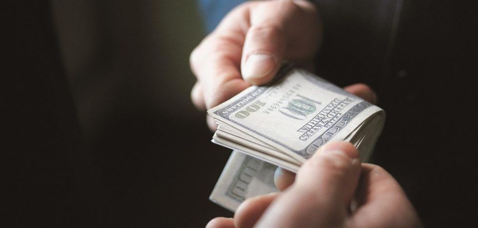 Чиновників будуть карати за брехню у деклараціях