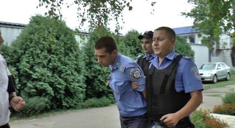 Горіли шини і летіло каміння: відео штурму поліції у Кривому Озері