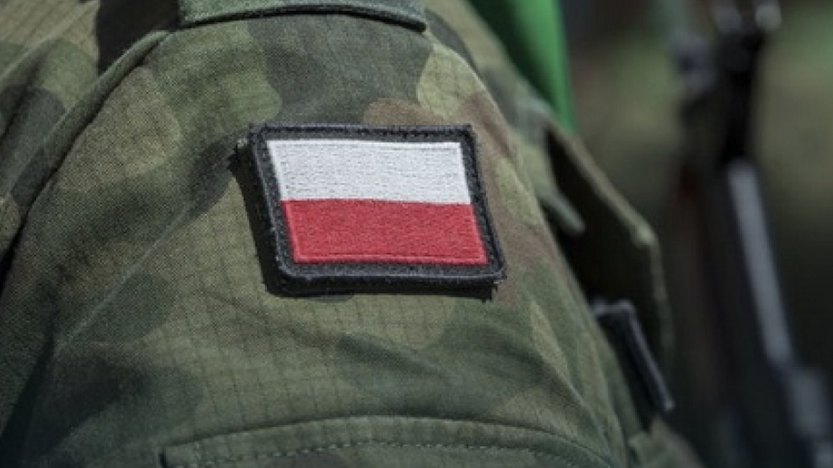 Польща навчає 100 тисяч добровольців на випадок агресії від Росії - фото 1