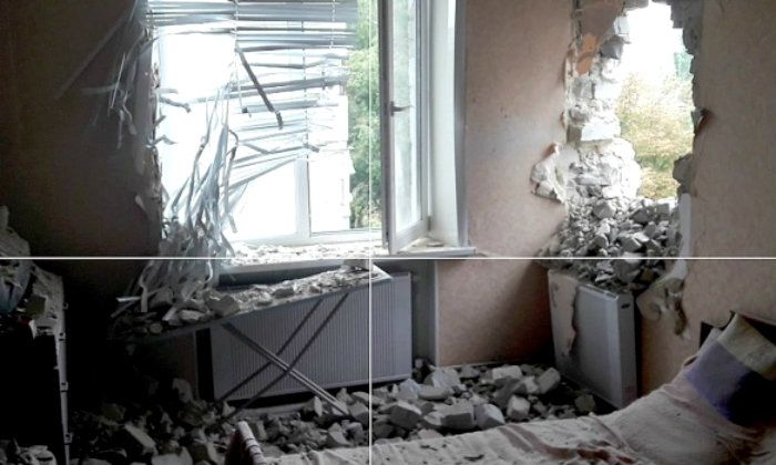 З'явилися фото Мар'їнки після мінометного обстрілу